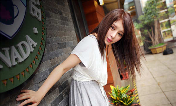 铁锋想找一个女性生孩子给报酬-｛找个女人生孩子多少钱｝